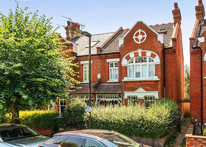 4 Bedroom Flat For Sale In Merton Hall Road, Wimbledon, London, SW19