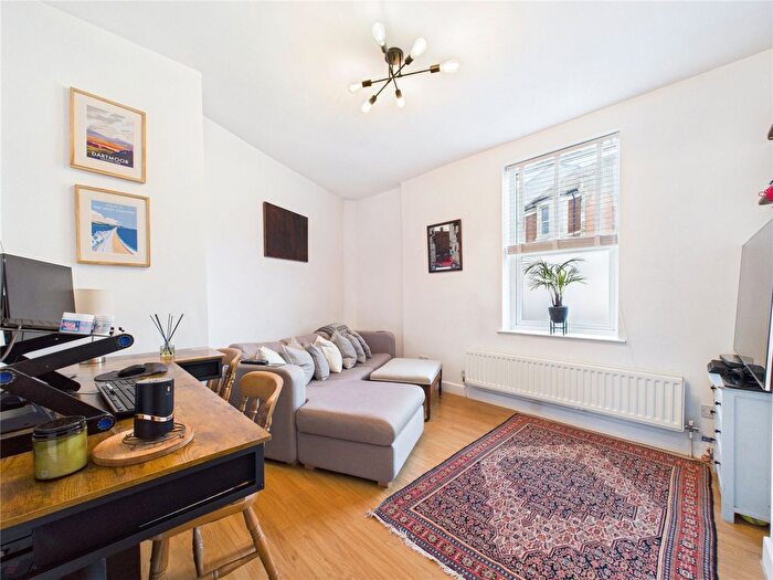 1 Bedroom Flat For Sale In Luckwell Road, Bristol, BS3