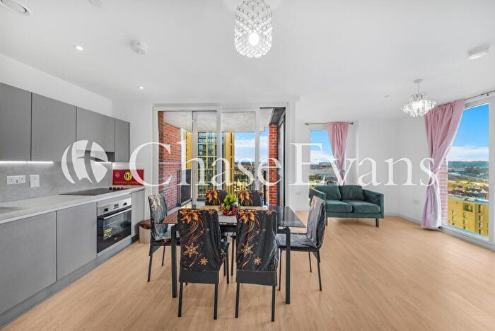 2 Bedroom Flat To Rent In Rosefinch Apartments, Shearwater Drive, Hendon Waterside, Hendon, NW9