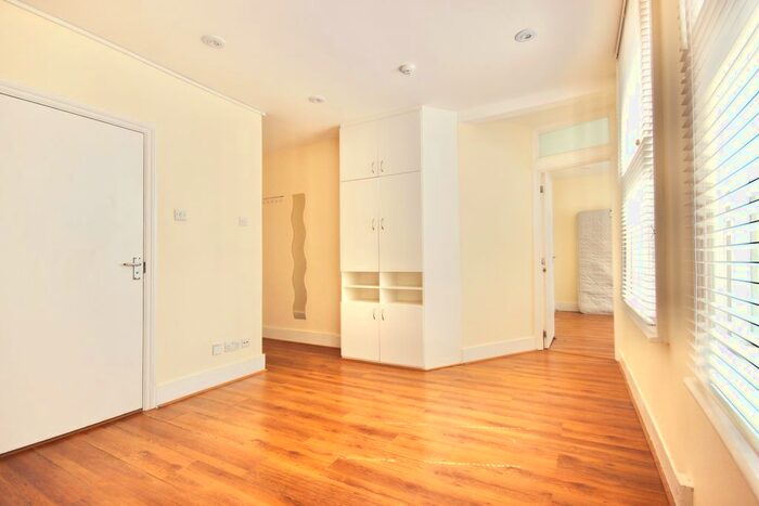 1 Bedroom Flat To Rent In Station Road, London, EN5