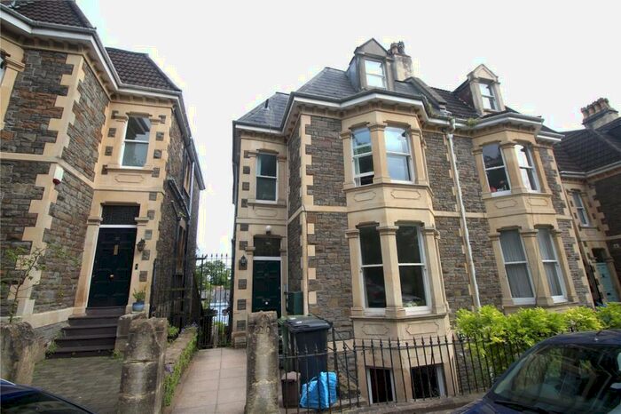 1 Bedroom Apartment To Rent In York Gardens, Clifton, Bristol, BS8