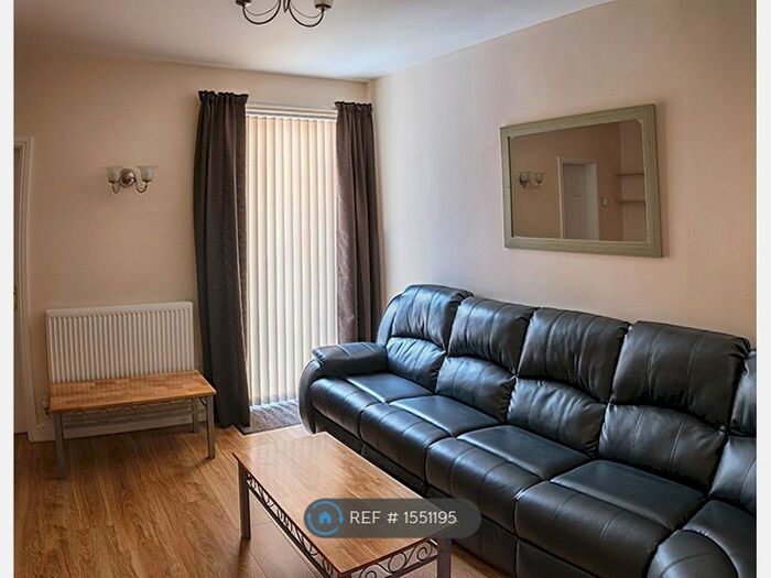 4 Bedroom Terraced House To Rent In Welby Street, Manchester, M13