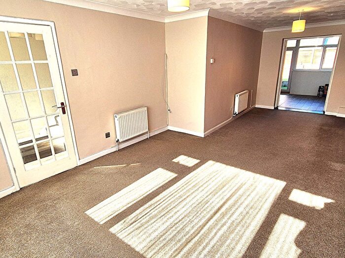 3 Bedroom End Of Terrace House For Sale In Embley Close, Calmore, Totton, Southampton, SO40
