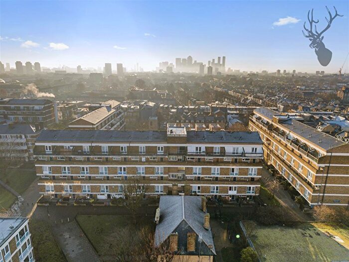 2 Bedroom Flat For Sale In Hitchin Square, Bow, E3