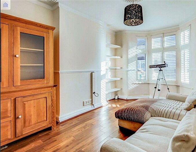 3 Bedroom Terraced House To Rent In Morley Road, Stratford, London, E15