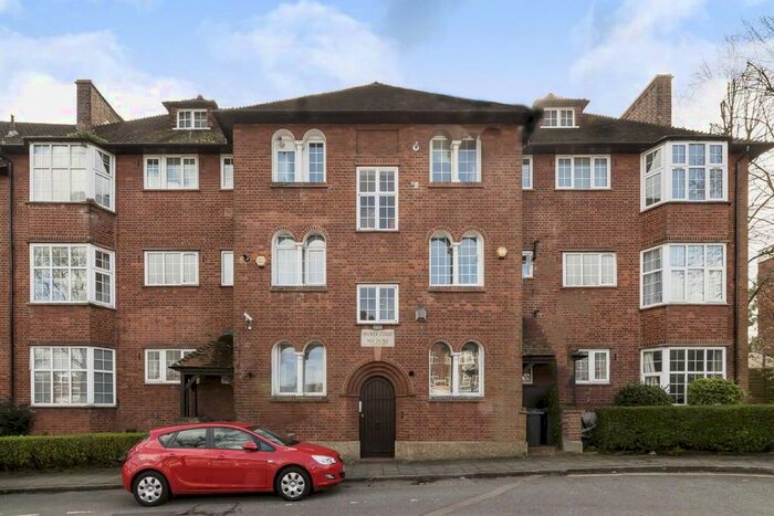 2 Bedroom Flat To Rent In Aylmer Road, London, N2