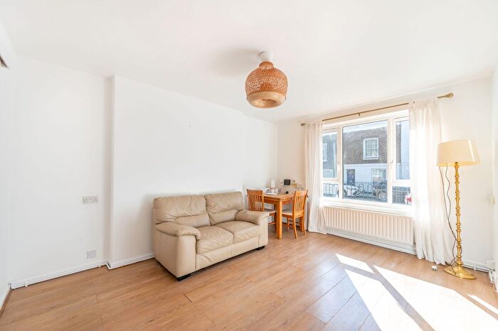 1 Bedroom Flat For Sale In St Anns Road, Holland Park, London, W11