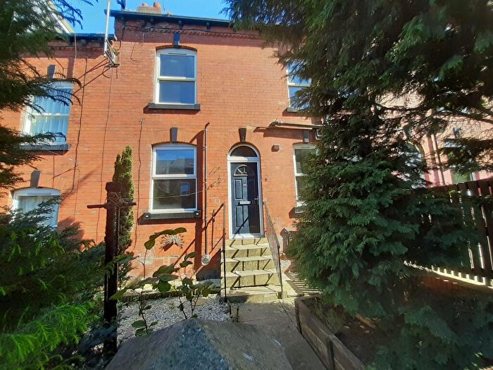 1 Bedroom Terraced House For Sale In Barton Terrace, Leeds, LS11
