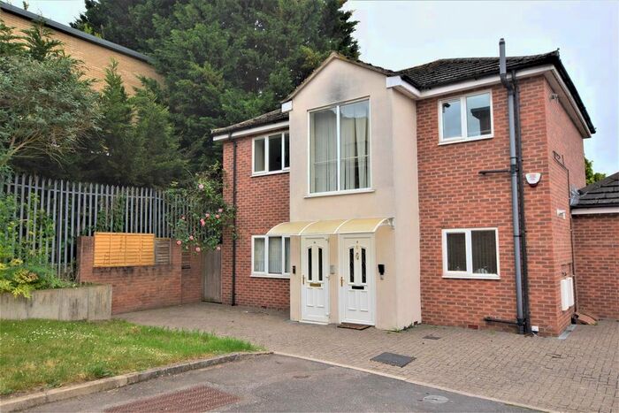 1 Bedroom Maisonette To Rent In Observer Drive, Watford, WD18