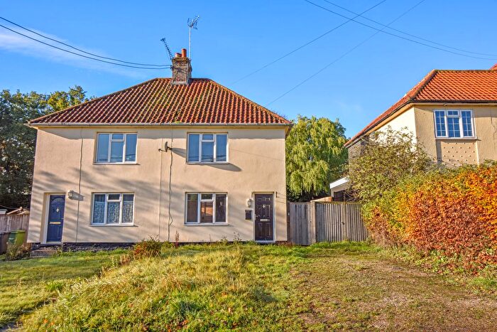 2 Bedroom Property For Sale In Colne Park Road, White Colne, Colchester, Essex, CO6