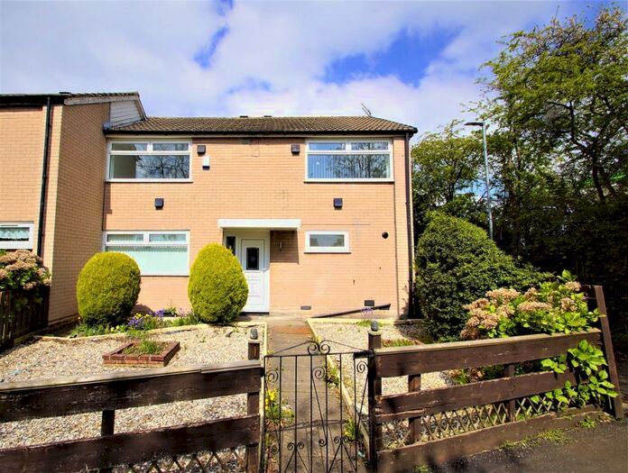 4 Bedroom Semi-Detached House To Rent In Hebden Path, Leeds, LS14