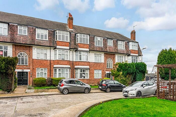 2 Bedroom Apartment To Rent In Churchfields, London, E18