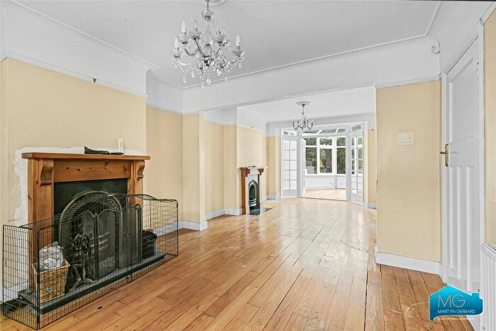 3 Bedroom Terraced House To Rent In Woodfield Drive, East Barnet, Barnet, EN4