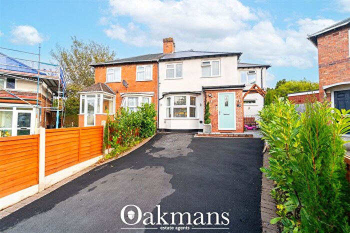 3 Bedroom Semi Detached House For Sale In Halewood Grove, Birmingham, West Midlands, B28