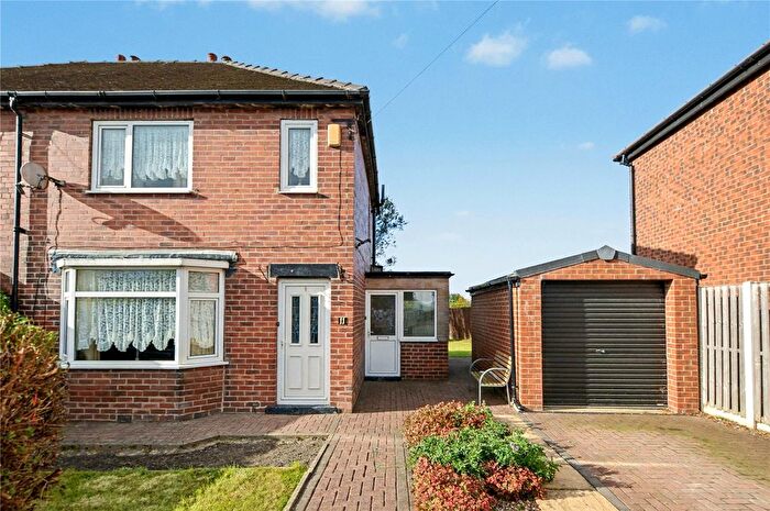 3 Bedroom Semi-detached House For Sale In Lynton Avenue, Thorpe, Wakefield, West Yorkshire, WF3
