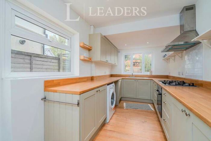 3 Bedroom Terraced House To Rent In Castle Road, AL1