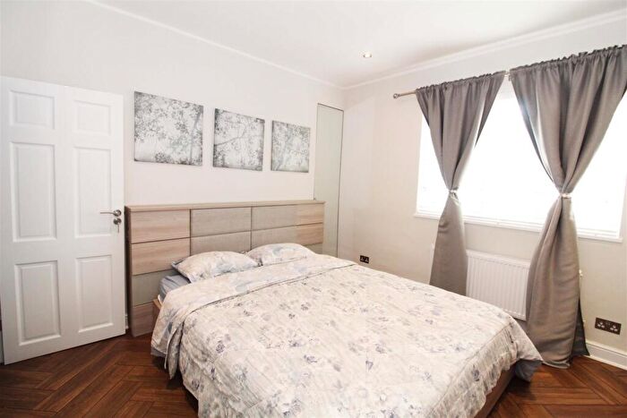 2 Bedroom House For Sale In Pylbrook Road, Sutton, SM1