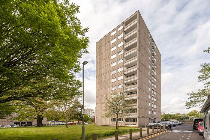 1 Bedroom Flat To Rent In Kimpton House, Roehampton, London, SW15