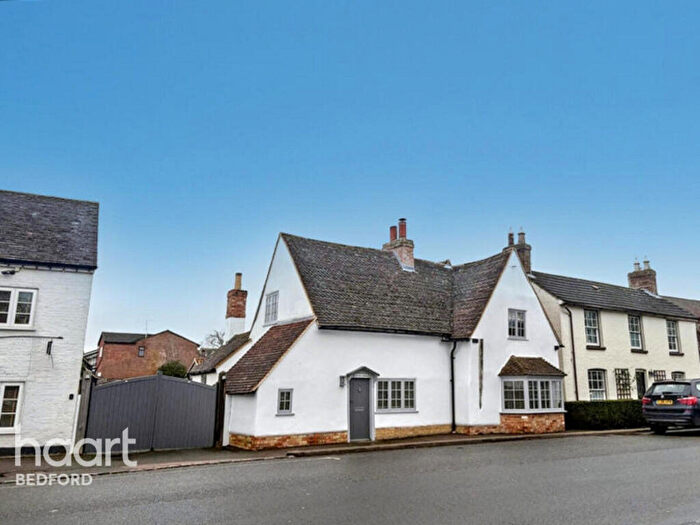 4 Bedroom Detached House For Sale In High Street, Bedford, MK44