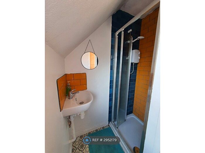 1 Bedroom Flat To Rent In Wiltie Gardens, Folkestone, CT19