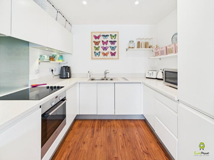 2 Bedroom Flat For Sale In Darbyshire House Clovelly Place, Greenhithe, Kent, DA9