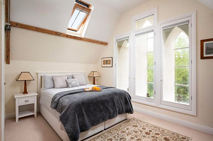 3 Bedroom Detached House For Sale In Main Street, Clanfield, OX18