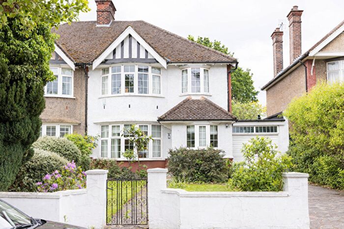 4 Bedroom Semi-Detached House To Rent In Christchurch Avenue, North Fincley, London, N12
