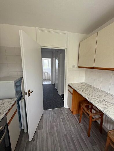 1 Bedroom Flat To Rent In B Cockfosters Road, Barnet, EN4