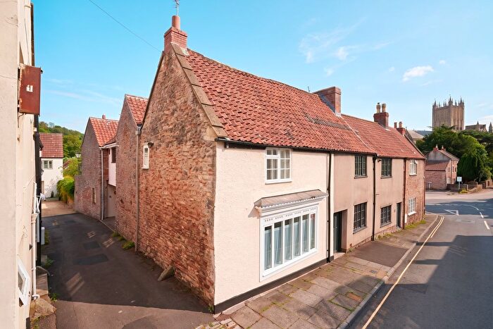 5 Bedroom Semi-Detached House For Sale In St. Thomas Street, Wells, BA5