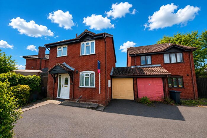 3 Bedroom Link Detached House For Sale In Richmond Street, Halesowen, B63