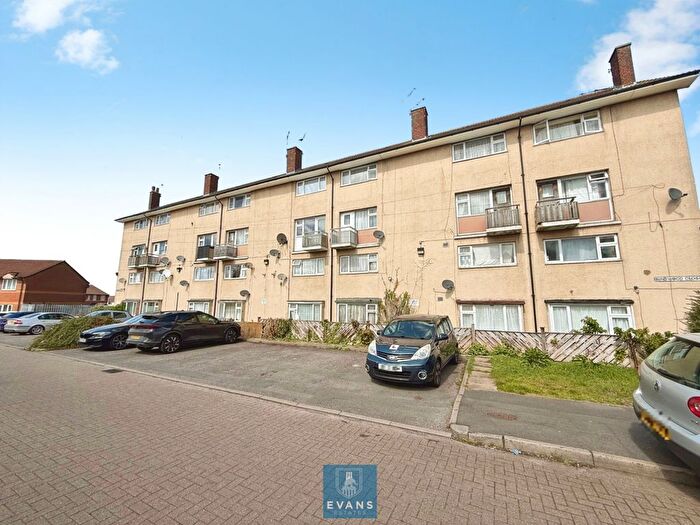 2 Bedroom Flat For Sale In Binswood Close, Wood End, Coventry, CV2