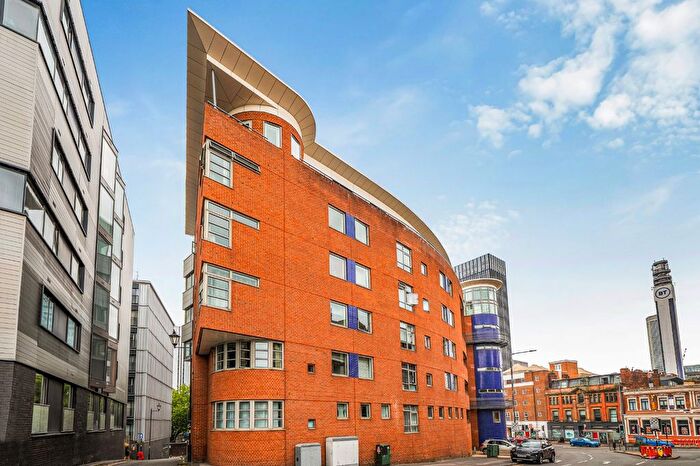 2 Bedroom Flat For Sale In City Heights, Old Snow Hill, Birmingham, West Midlands, B4