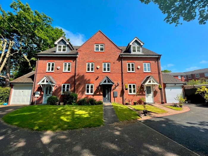 3 Bedroom Terraced House To Rent In Selwyn Road, Burntwood, WS7