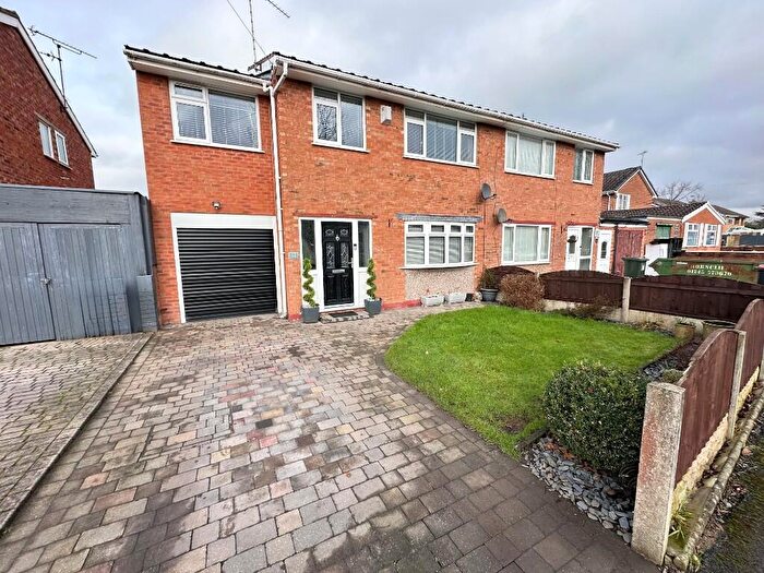 4 Bedroom Semi Detached House For Sale In Glen Road, Great Sutton, CH66