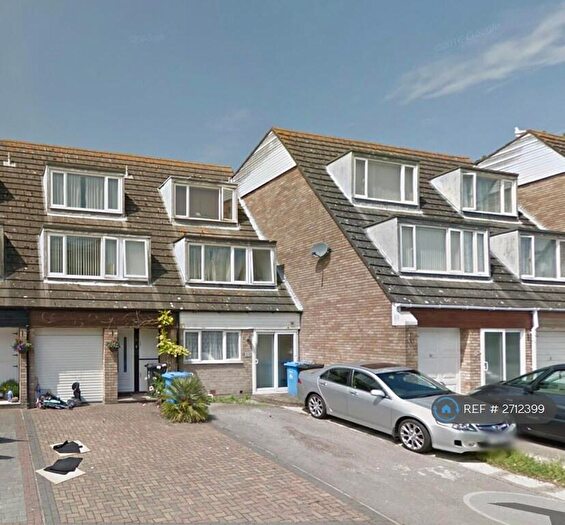 5 Bedroom Terraced House To Rent In Perry Gardens, Poole, BH15