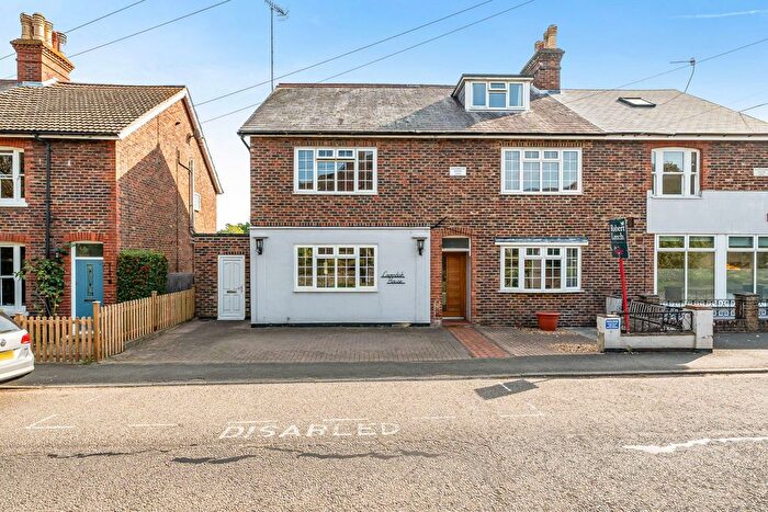 8 Bedroom Semi-detached House For Sale In Saxbys, Lingfield, RH7
