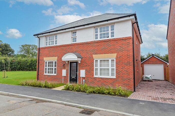 4 Bedroom Detached House To Rent In Hursley Rd, Waterlooville, PO7