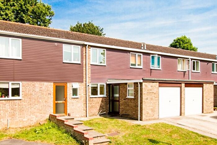 3 Bedroom Semi-Detached House To Rent In Rawson Close, Wolvercote, Oxford, OX2