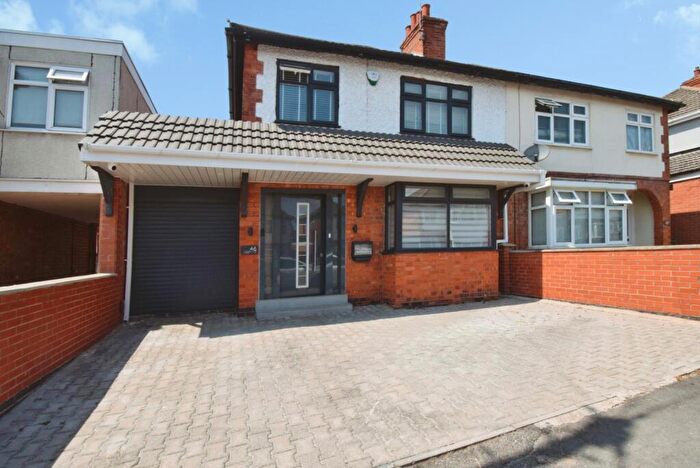 5 Bedroom Semi-Detached House For Sale In Gwendolin Avenue, Birstall, Leicester, Leicestershire, LE4