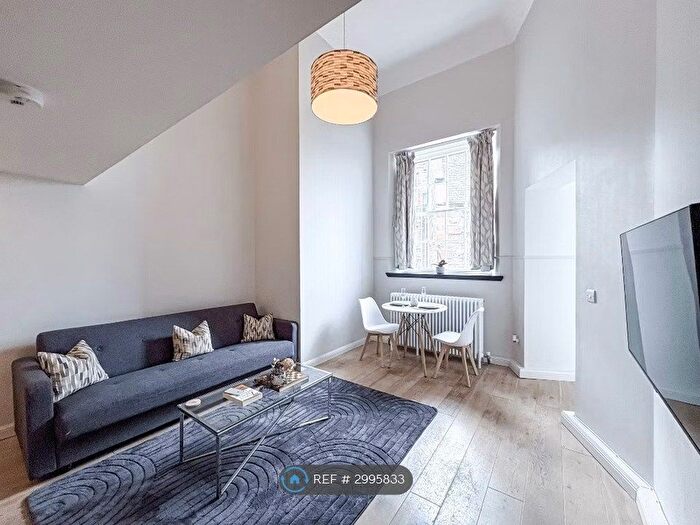 1 Bedroom Flat To Rent In Mcdonald Road, Edinburgh, EH7