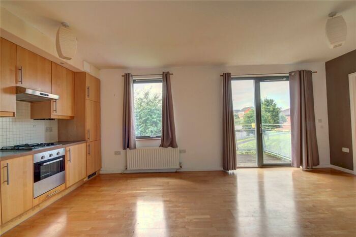 2 Bedroom Apartment For Sale In Marigold Avenue, Gateshead, NE10