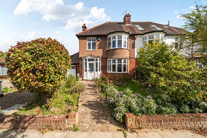 4 Bedroom Detached House For Sale In Fordington Road, London, N6