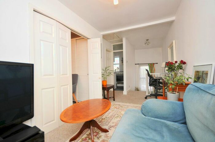 1 Bedroom Studio To Rent In Croydon Road, London, SE20
