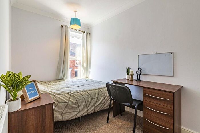 3 Bedroom Terraced House To Rent In Kirkby Street - Bed +Study, LN5