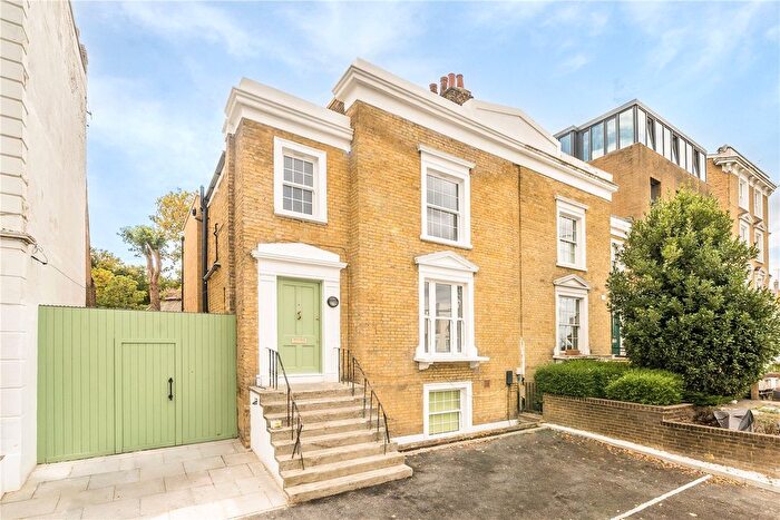1 Bedroom Flat To Rent In New Cross Road, London, SE14
