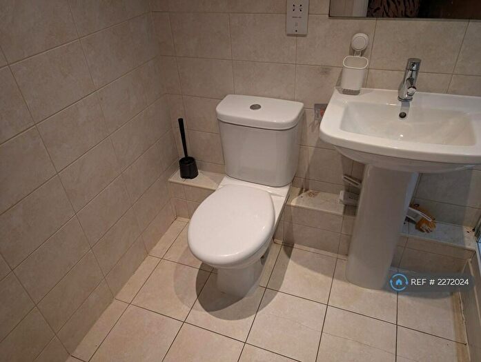 1 Bedroom Flat To Rent In Mann Island, Liverpool, L3