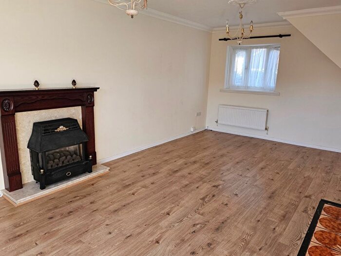3 Bedroom End Of Terrace House For Sale In Owen Walk, Stafford, Staffordshire, ST17
