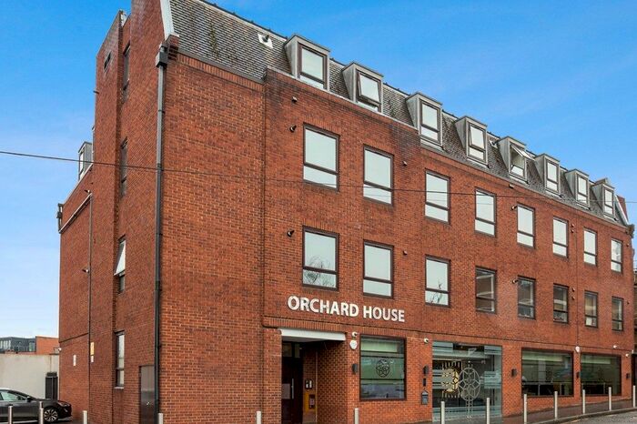 2 Bedroom Flat To Rent In Eastwood Close, London, E18