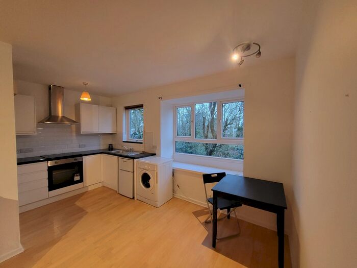 Mews To Rent In Dorrington Close, Runcorn, Cheshire, WA7