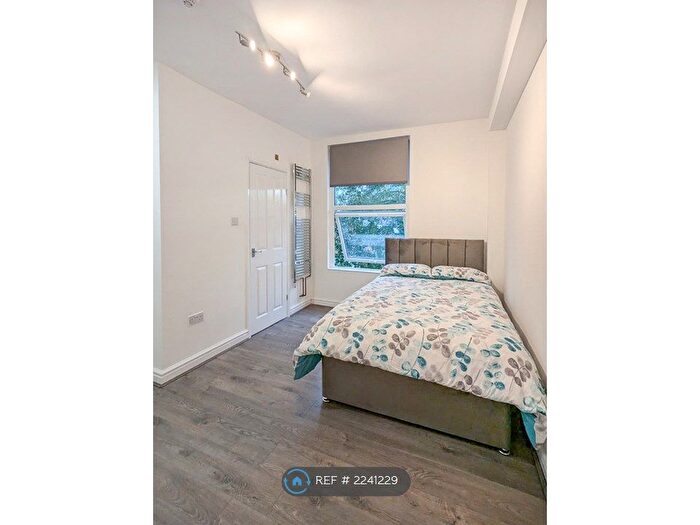 Studio To Rent In Mansfield Road, Nottingham, NG1